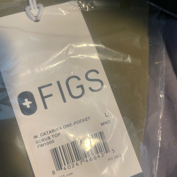 Brand new , 3 tops in size Large & two pairs of pants in size small/tall - Picture 3 of 6